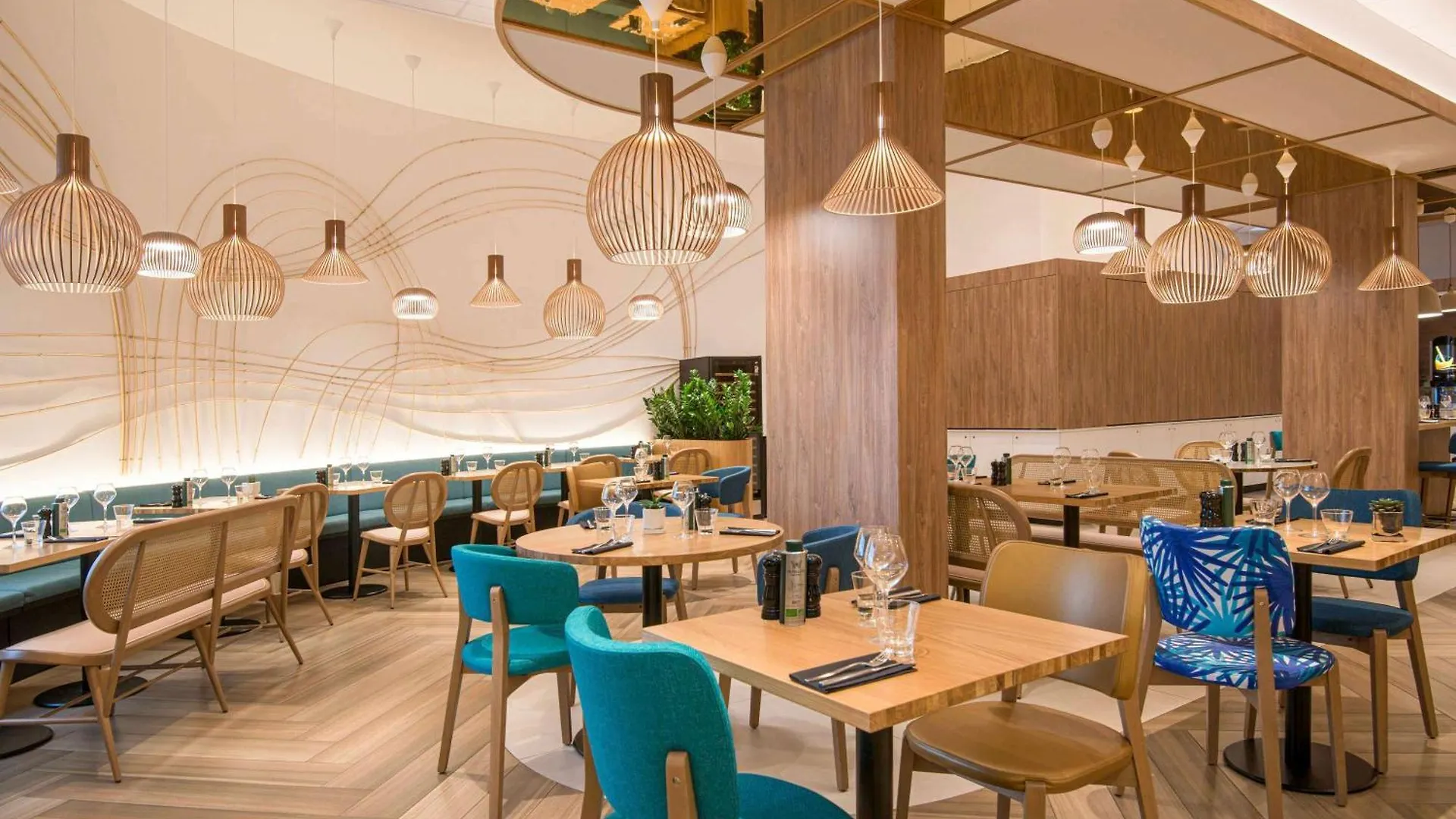 Novotel Nice Arenas Aeroport 4*,