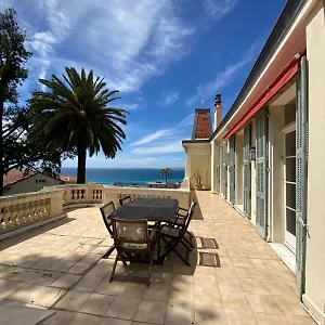 Apartment Palmeraie - Magnifique D'epoque Avec Vue 4 Personnes Avec Terrasse Le Port
